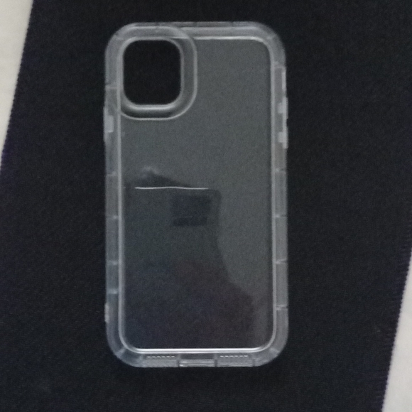 IPHONE 11 CLEAR CASE - Picture 2 of 3